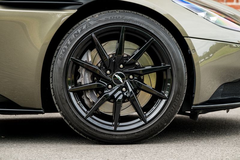Aston Martin DB11 4.0 V8 Coupe Auto