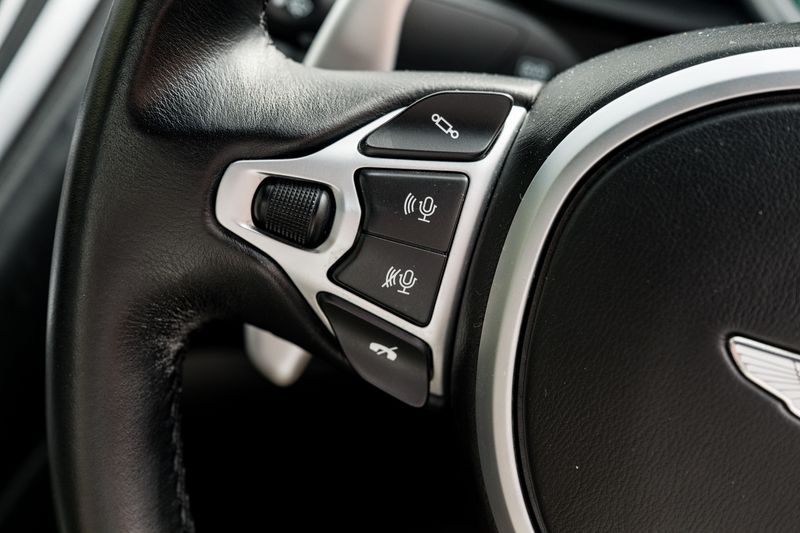 Aston Martin DB11 4.0 V8 Coupe Auto