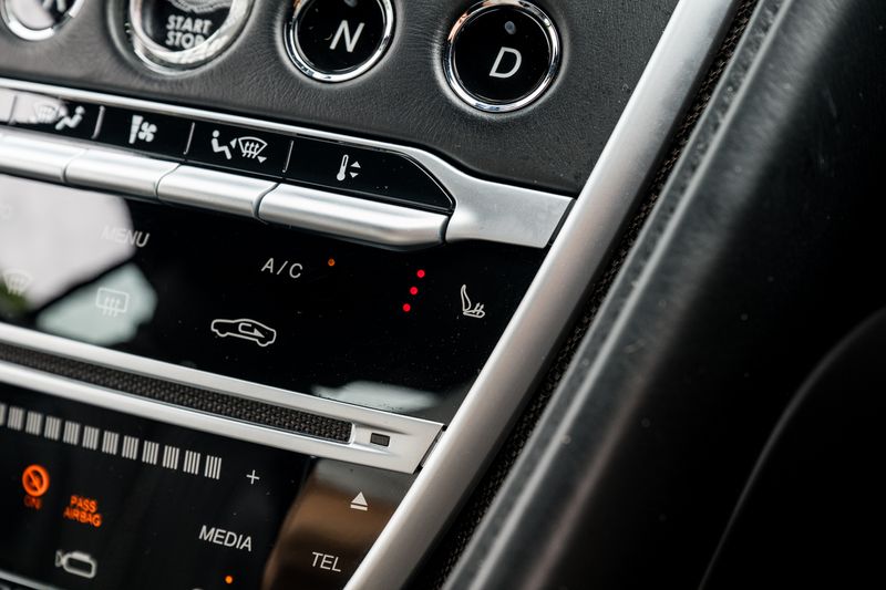 Aston Martin DB11 4.0 V8 Coupe Auto
