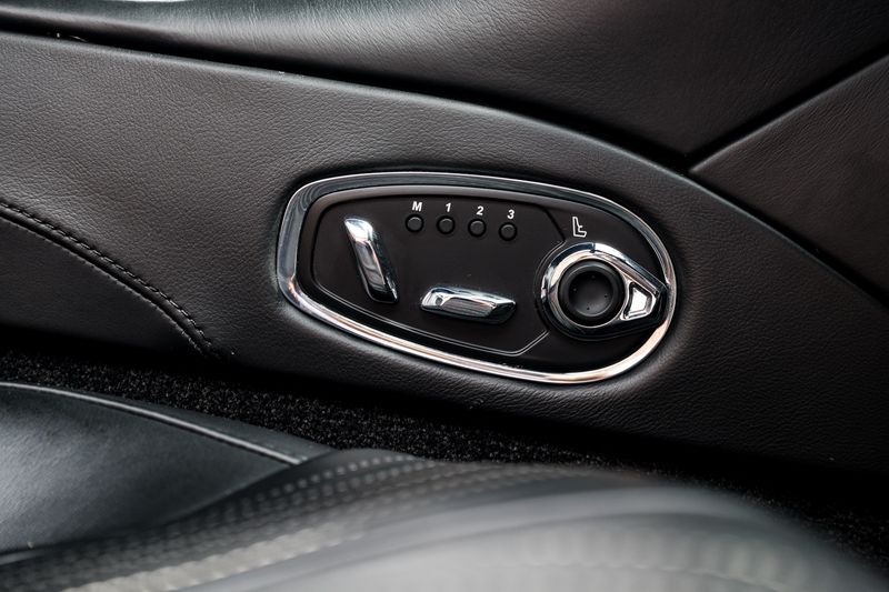 Aston Martin DB11 4.0 V8 Coupe Auto