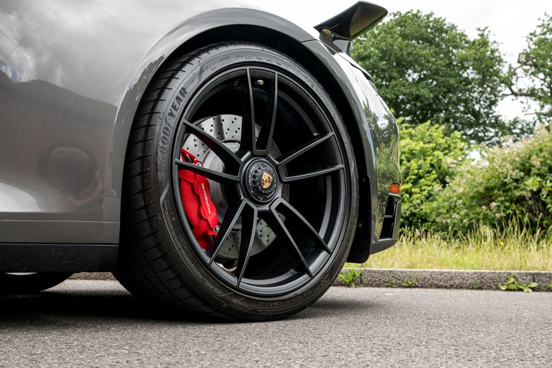 Porsche 911 (992) Carrera 4 GTS Coupe PDK
