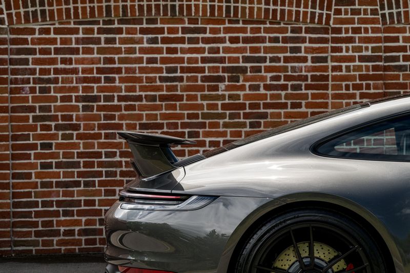 Porsche 911 (992) Carrera 4 GTS Coupe PDK