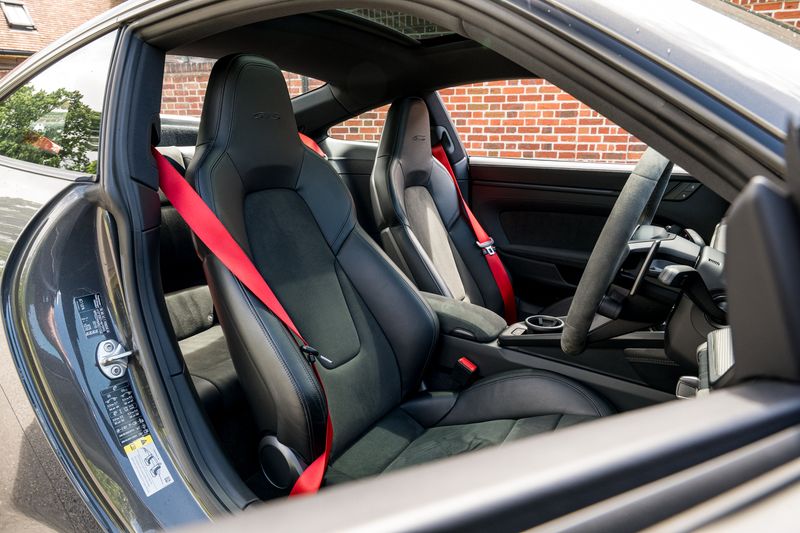 Porsche 911 (992) Carrera 4 GTS Coupe PDK