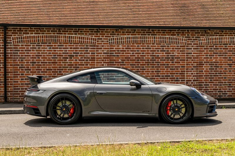 Porsche 911 (992) Carrera 4 GTS Coupe PDK