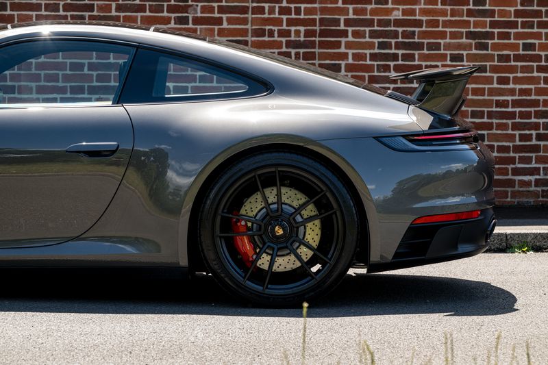 Porsche 911 (992) Carrera 4 GTS Coupe PDK