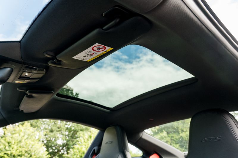 Porsche 911 (992) Carrera 4 GTS Coupe PDK