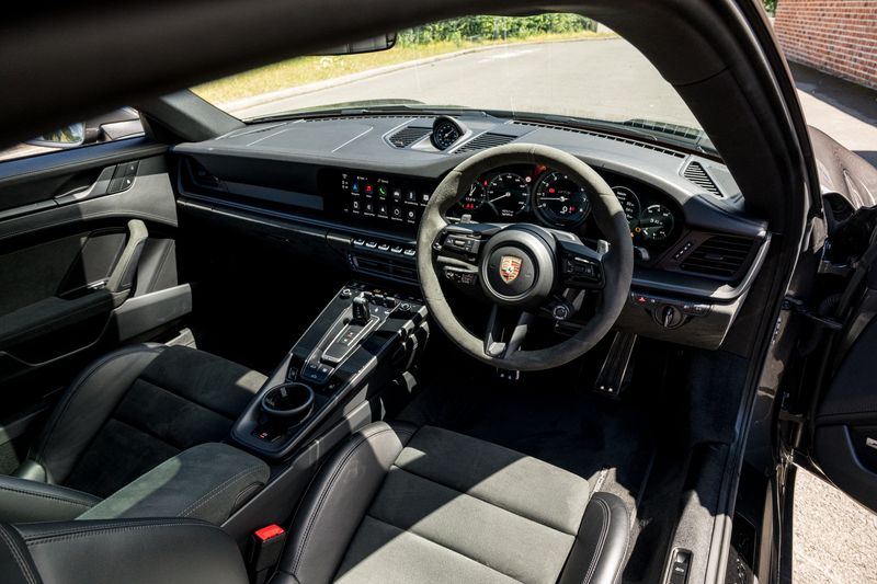 Porsche 911 (992) Carrera 4 GTS Coupe PDK