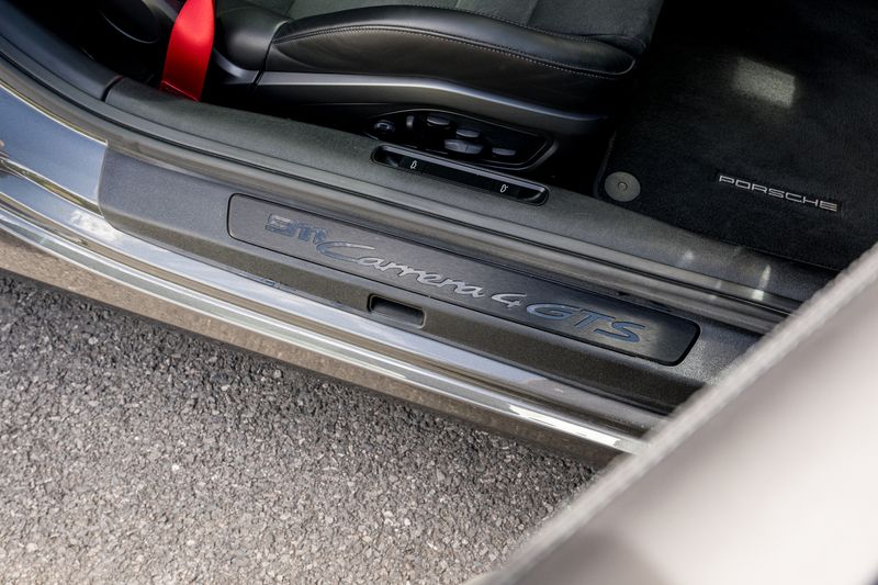 Porsche 911 (992) Carrera 4 GTS Coupe PDK