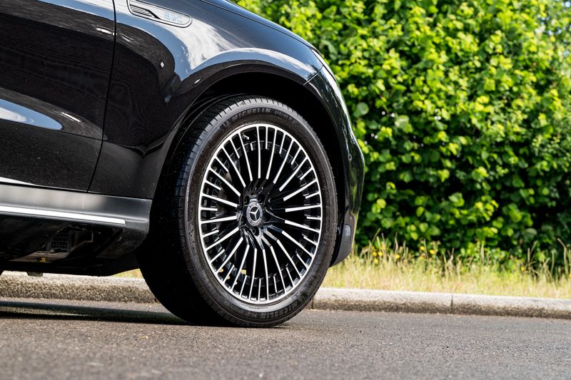 Mercedes-Benz EQC 400 AMG Line (Premium) Electric 4MATIC 80kWh