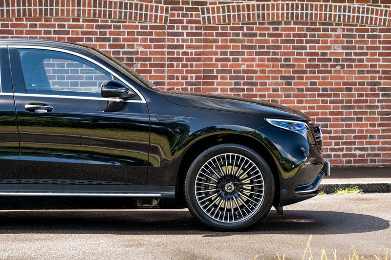 Mercedes-Benz EQC 400 AMG Line (Premium) Electric 4MATIC 80kWh