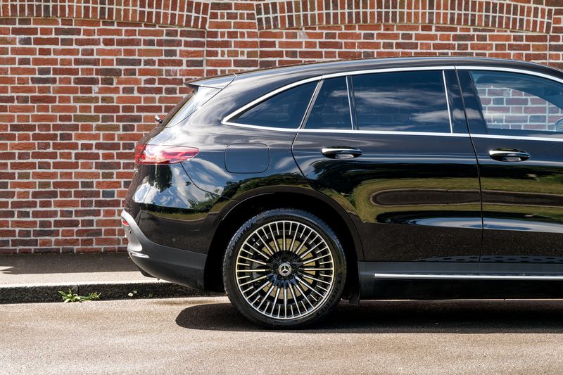 Mercedes-Benz EQC 400 AMG Line (Premium) Electric 4MATIC 80kWh