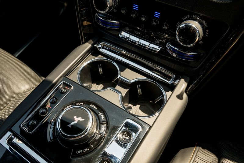 Rolls Royce CULLINAN BLACK BADGE AUTO