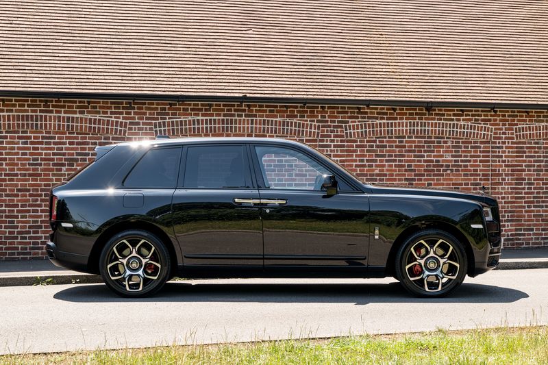 Rolls Royce CULLINAN BLACK BADGE AUTO