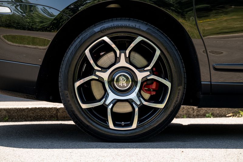 Rolls Royce CULLINAN BLACK BADGE AUTO