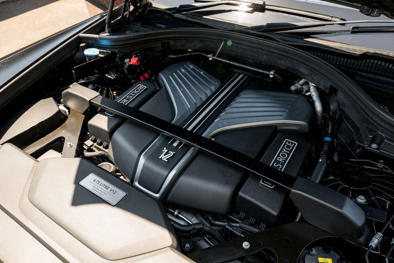 Rolls Royce CULLINAN BLACK BADGE AUTO