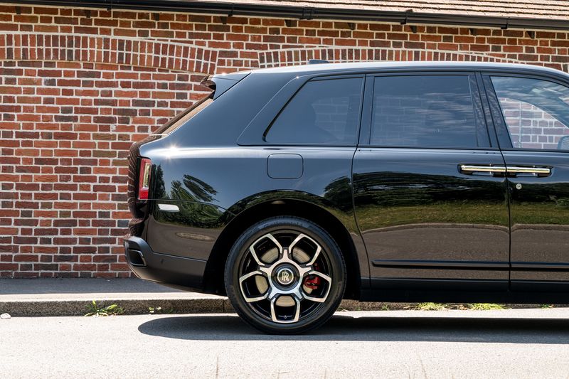 Rolls Royce CULLINAN BLACK BADGE AUTO