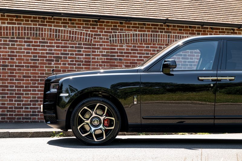 Rolls Royce CULLINAN BLACK BADGE AUTO