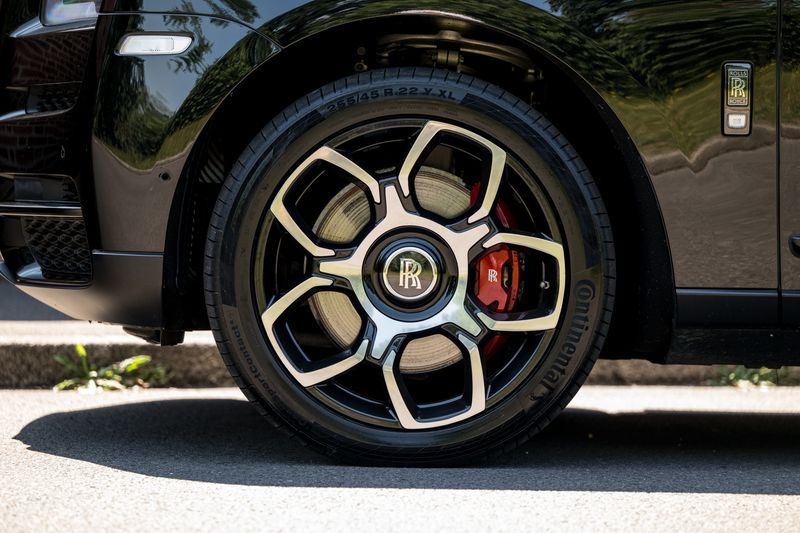 Rolls Royce CULLINAN BLACK BADGE AUTO