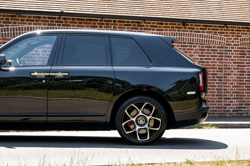 Rolls Royce CULLINAN BLACK BADGE AUTO