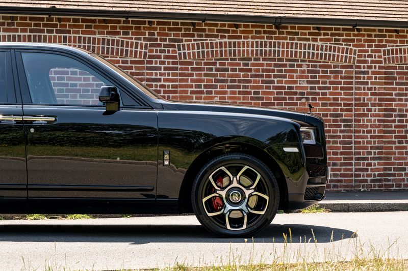 Rolls Royce CULLINAN BLACK BADGE AUTO