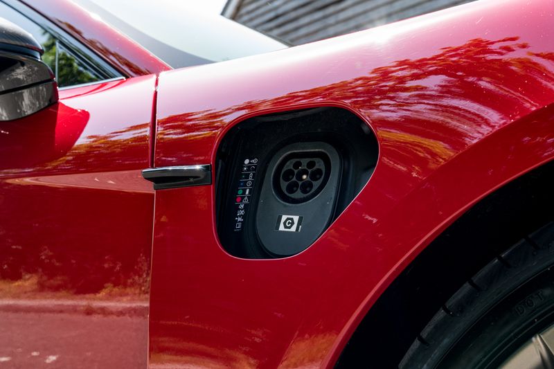 Porsche Taycan Performance Plus Turbo S Sport Turismo (11kW Charger 93.4kWh)