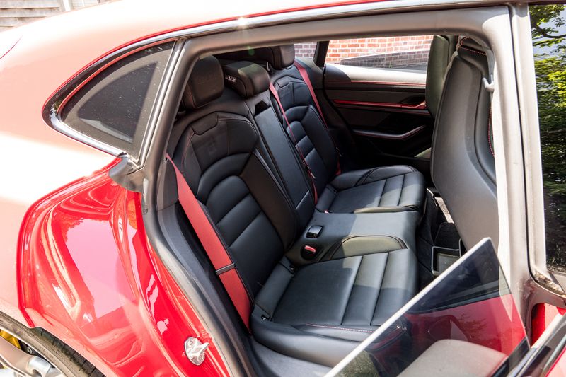 Porsche Taycan Performance Plus Turbo S Sport Turismo (11kW Charger 93.4kWh)