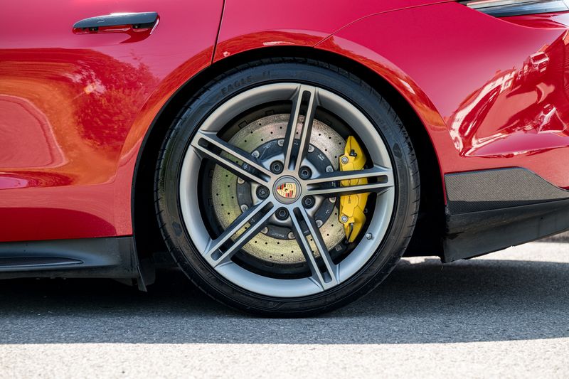 Porsche Taycan Performance Plus Turbo S Sport Turismo (11kW Charger 93.4kWh)