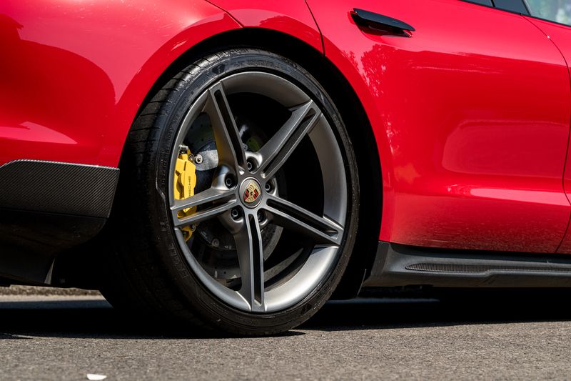Porsche Taycan Performance Plus Turbo S Sport Turismo (11kW Charger 93.4kWh)