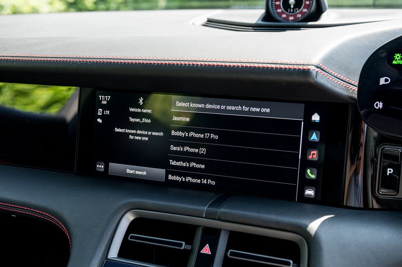 Porsche Taycan Performance Plus Turbo S Sport Turismo (11kW Charger 93.4kWh)