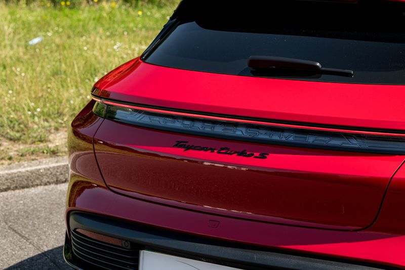 Porsche Taycan Performance Plus Turbo S Sport Turismo (11kW Charger 93.4kWh)