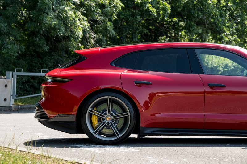 Porsche Taycan Performance Plus Turbo S Sport Turismo (11kW Charger 93.4kWh)