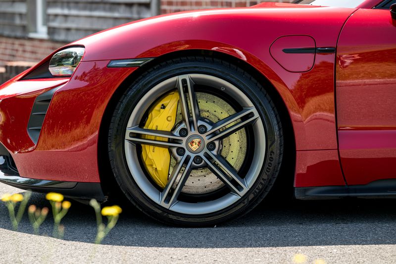 Porsche Taycan Performance Plus Turbo S Sport Turismo (11kW Charger 93.4kWh)