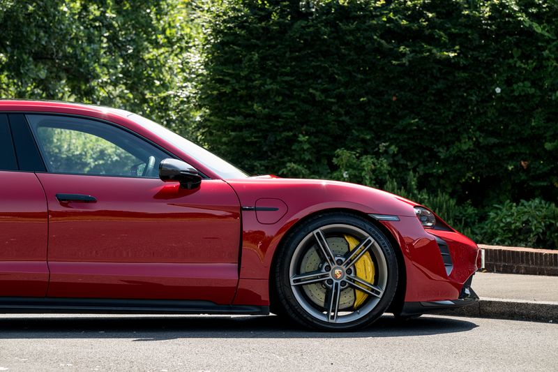 Porsche Taycan Performance Plus Turbo S Sport Turismo (11kW Charger 93.4kWh)