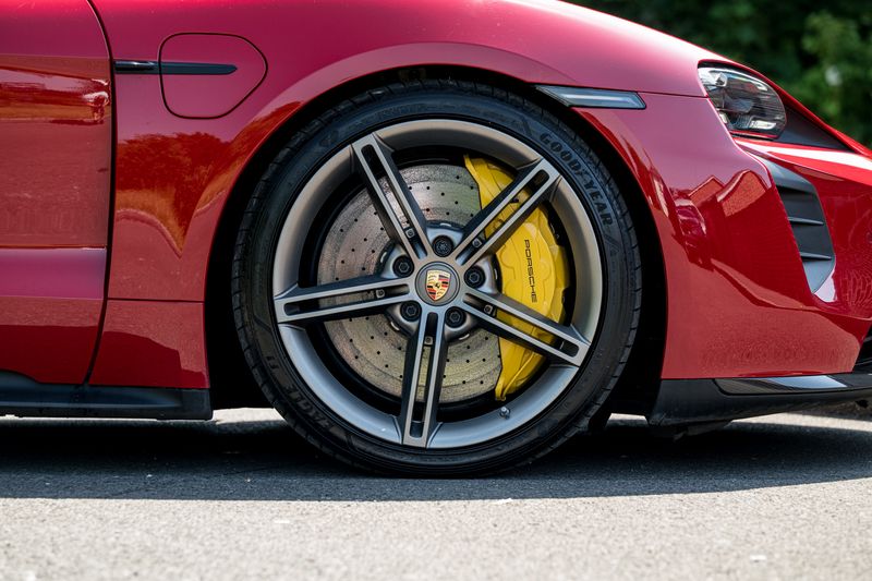 Porsche Taycan Performance Plus Turbo S Sport Turismo (11kW Charger 93.4kWh)