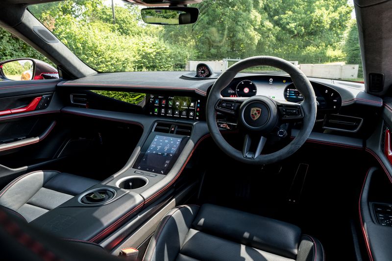 Porsche Taycan Performance Plus Turbo S Sport Turismo (11kW Charger 93.4kWh)