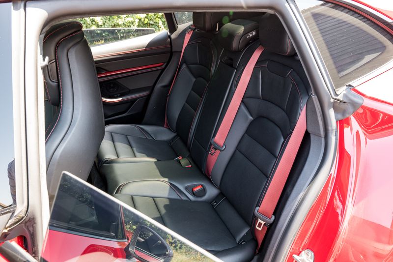 Porsche Taycan Performance Plus Turbo S Sport Turismo (11kW Charger 93.4kWh)