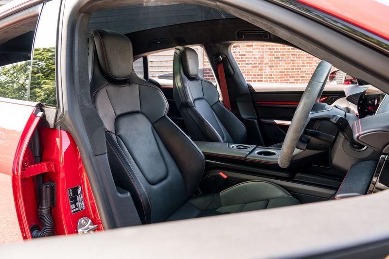 Porsche Taycan Performance Plus Turbo S Sport Turismo (11kW Charger 93.4kWh)