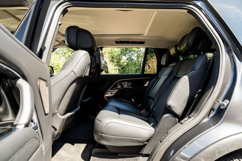 Range Rover P400 Autobiography LWB 7 Seat