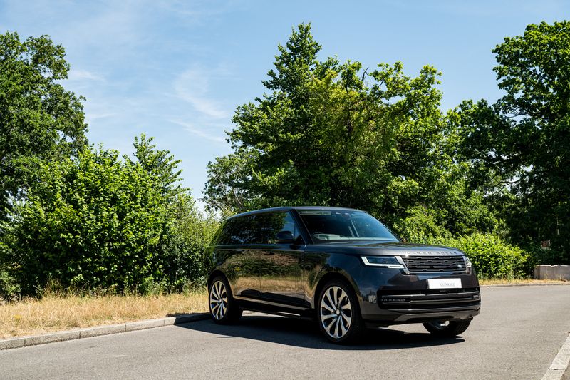 Range Rover P400 Autobiography LWB 7 Seat