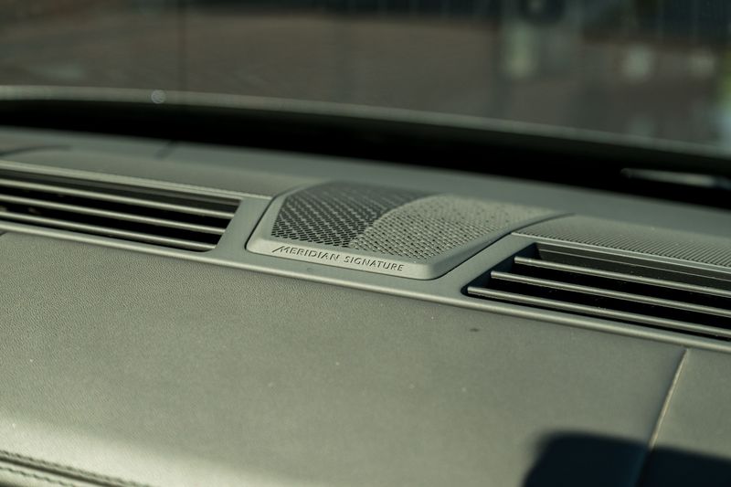 Range Rover P400 Autobiography LWB 7 Seat
