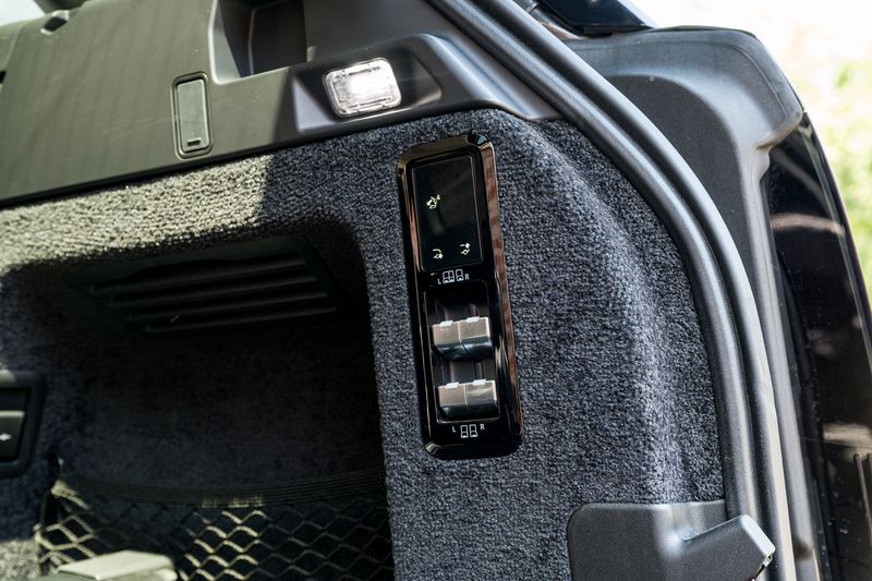Range Rover P400 Autobiography LWB 7 Seat