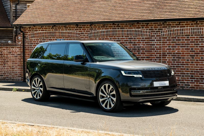 Range Rover P400 Autobiography LWB 7 Seat