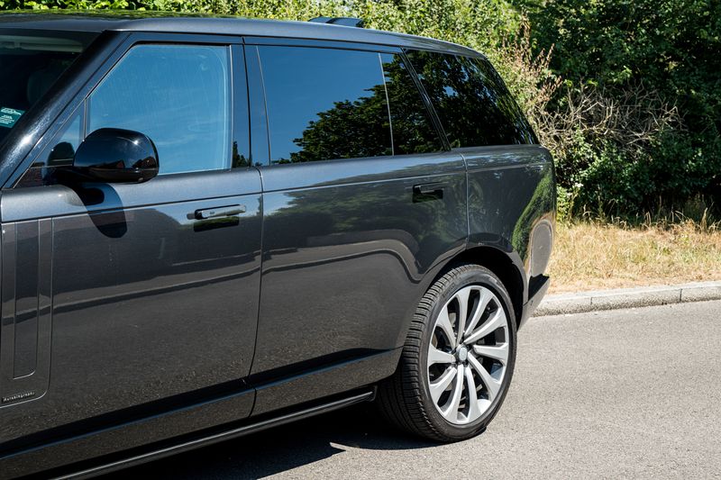 Range Rover P400 Autobiography LWB 7 Seat