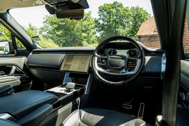 Range Rover P400 Autobiography LWB 7 Seat