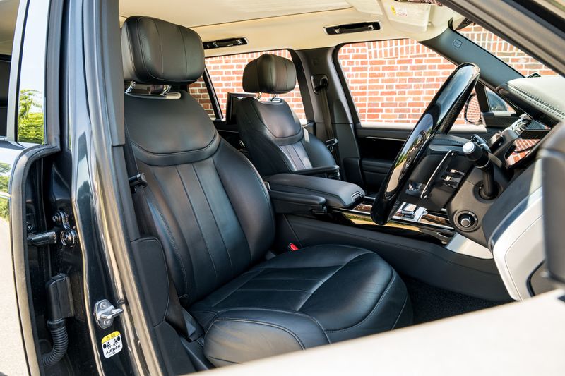 Range Rover P400 Autobiography LWB 7 Seat