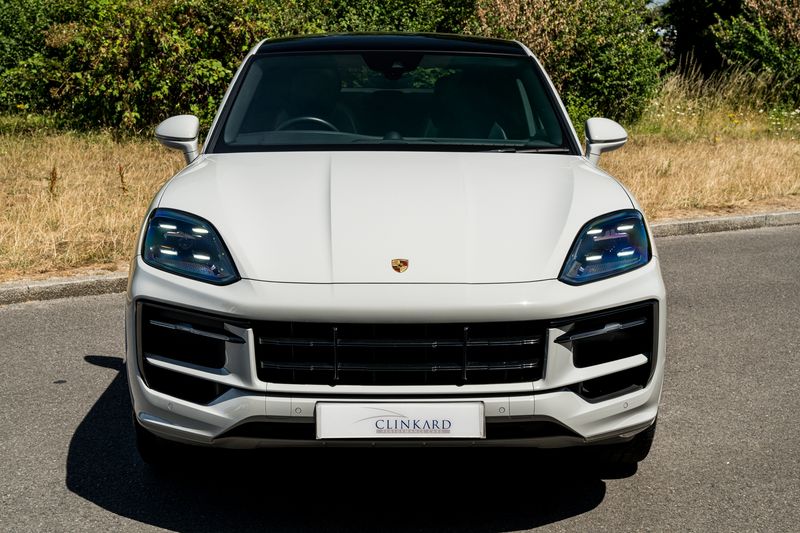 Porsche Cayenne 3.0 V6 E-Hybrid Coupe Petrol Plug-in Hybrid 4WD (Facelift Model)