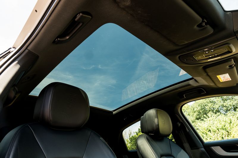 Porsche Cayenne 3.0 V6 E-Hybrid Coupe Petrol Plug-in Hybrid 4WD (Facelift Model)