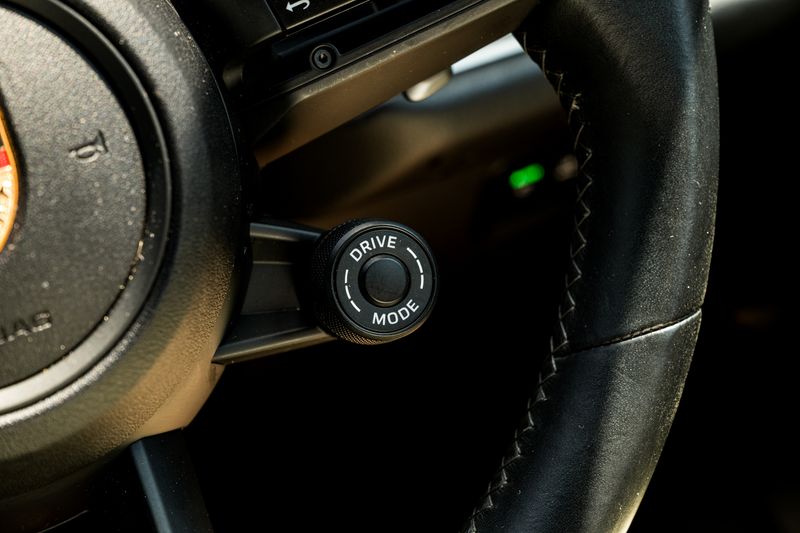 Porsche Cayenne 3.0 V6 E-Hybrid Coupe Petrol Plug-in Hybrid 4WD (Facelift Model)