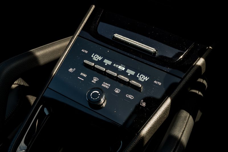 Porsche Cayenne 3.0 V6 E-Hybrid Coupe Petrol Plug-in Hybrid 4WD (Facelift Model)