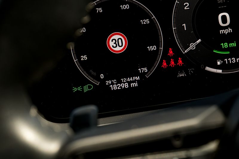 Porsche Cayenne 3.0 V6 E-Hybrid Coupe Petrol Plug-in Hybrid 4WD (Facelift Model)
